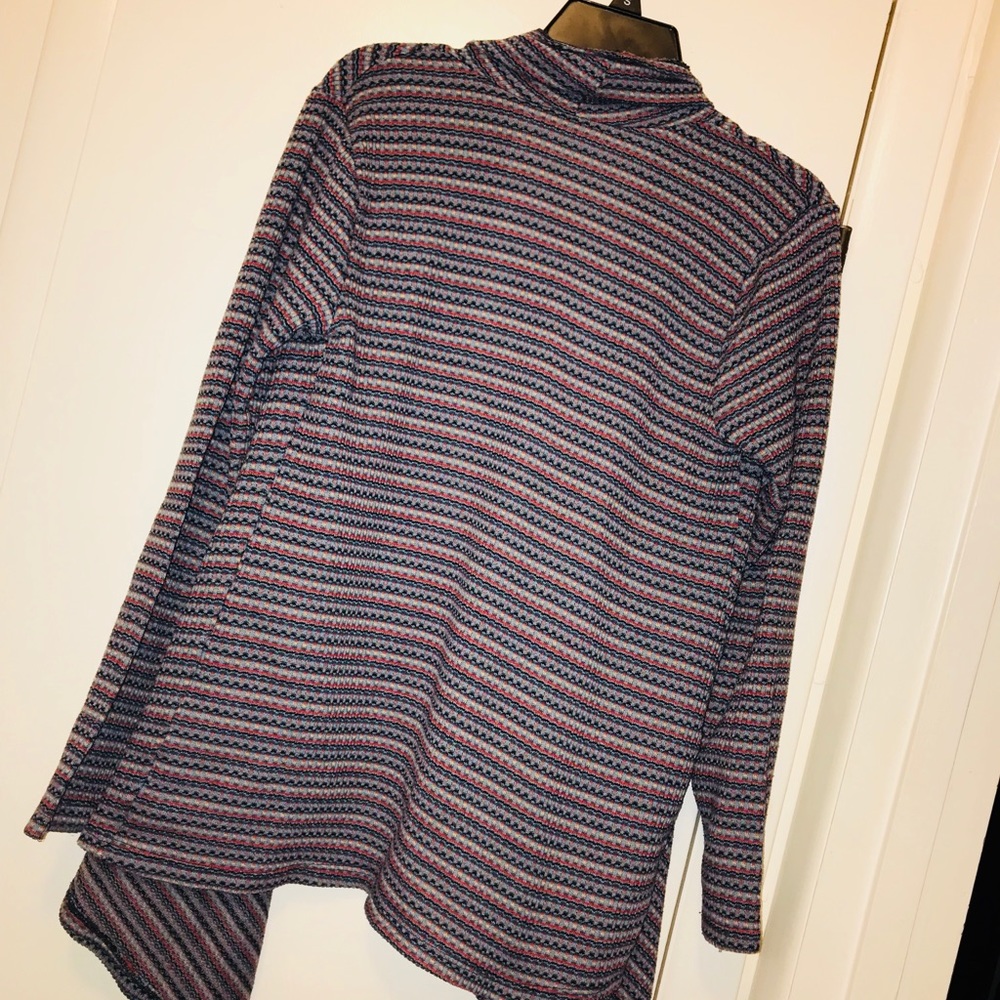 Pretty Sweater - Picture 5 of 5